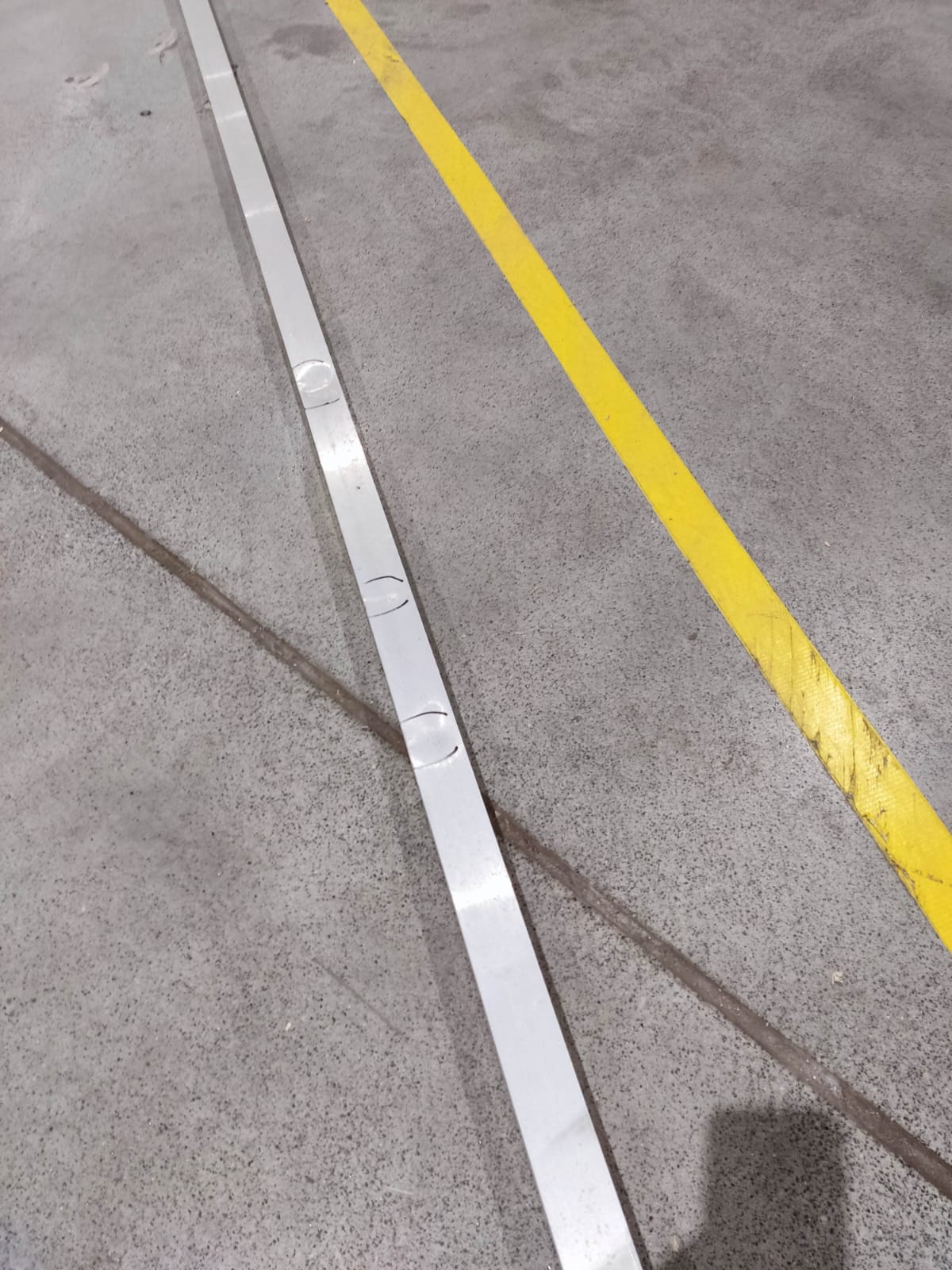 Konstrukcje - Szyna montażowa F806 - 40X40 - 3300mm - OUTLET